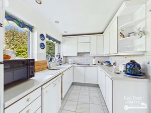 Kitchen- click for photo gallery